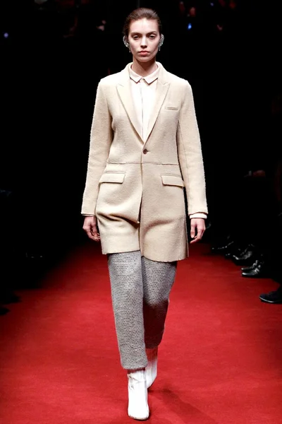 Look 5